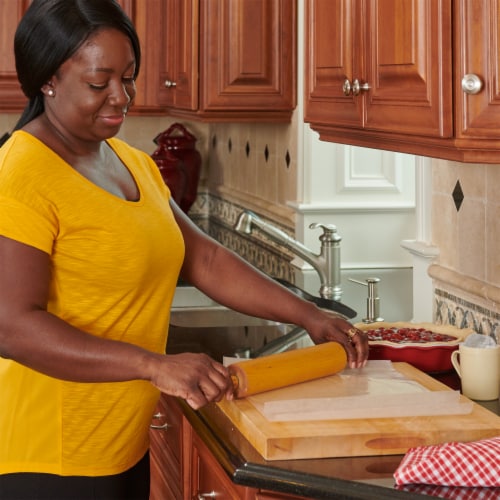 Reynolds Kitchens® Cut-Rite® Wax Paper Perspective: right