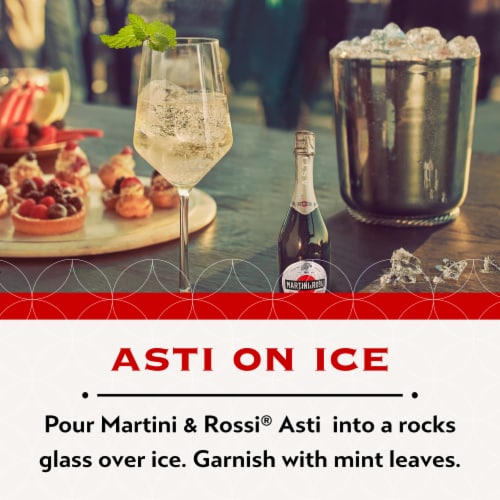 MARTINI & ROSSI® Asti Sparkling Wine Perspective: right