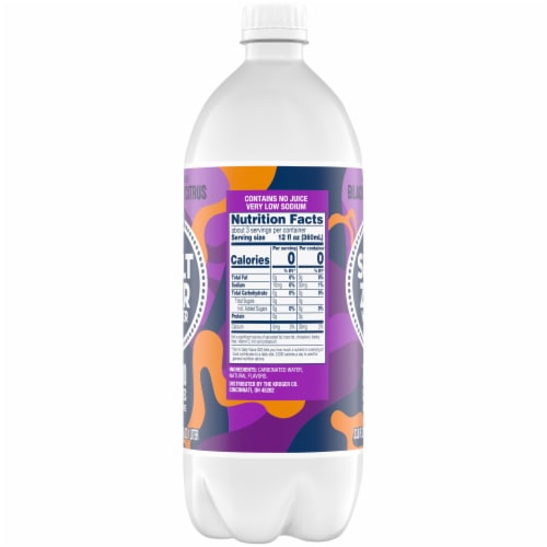 Kroger® Blackberry Citrus Flavored Seltzer Water Cans Perspective: right