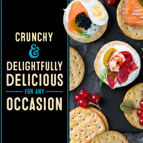 Private Selection® Classic Water Crisp Crackers Perspective: right
