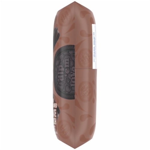 Kroger® Kaleidos™ Chocolate Double Filled Chocolate Sandwich Cookies Perspective: right