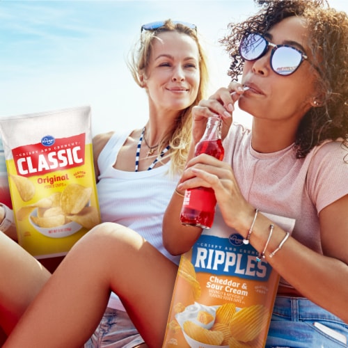 Kroger® Cheddar & Sour Cream Ripples Potato Chips Family Size Perspective: right