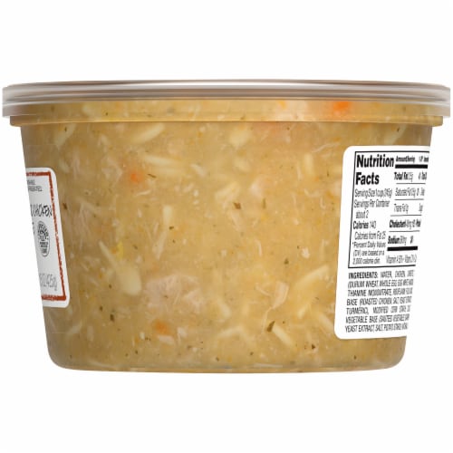 Fresh Foods Market Classic Chicken Noodle Soup Perspective: right