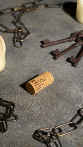 19 Crimes The Warden Red Blend Wine Perspective: right