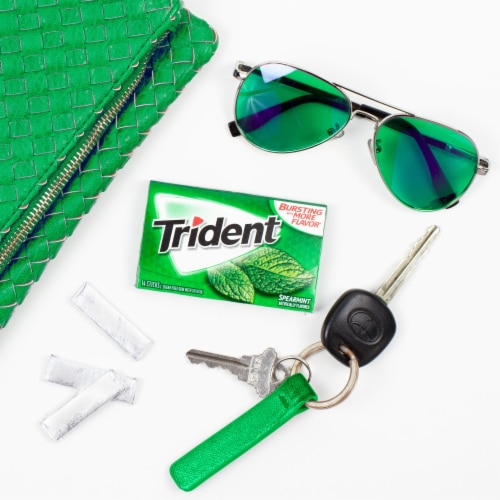 Trident Spearmint Sugar Free Gum Perspective: right