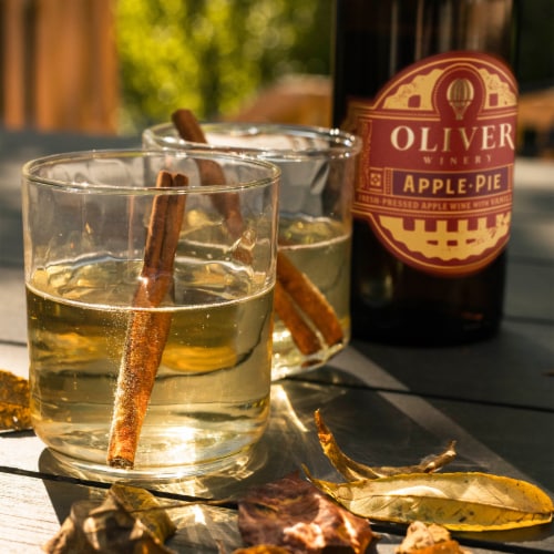Oliver Winery Apple Pie Wine Perspective: right