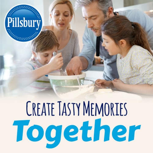 Pillsbury Funfetti Premium Brownie Mix with OREO Cookie Pieces Perspective: right