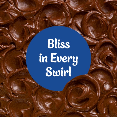 Pillsbury Creamy Supreme Milk Chocolate Frosting Perspective: right