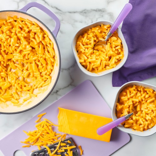 Annie's™ Organic Grassfed Classic Mild Cheddar Mac N Cheese Dinner Perspective: right
