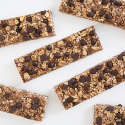 Annie's Chocolate Chip Chewy Granola bars Perspective: right