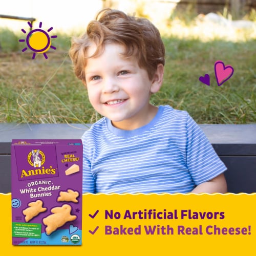 Annie's Organic White Cheddar Bunnies Baked Snack Crackers Perspective: right