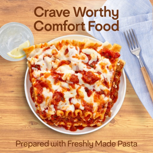 Lean Cuisine® Favorites Lasagna With Meat Sauce Frozen Meal Perspective: right