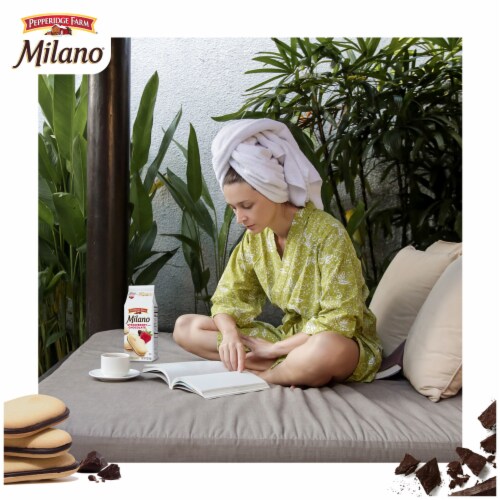 Pepperidge Farm® Milano® Strawberry Chocolate Cookies Perspective: right