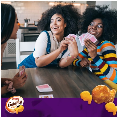 Pepperidge Farm® Goldfish® Mix Xtra Cheddar & Pretzel Baked Snack Crackers Perspective: right