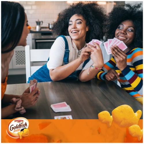 Goldfish® Flavor Blasted Cheddar Jack'd Baked Snack Crackers Perspective: right