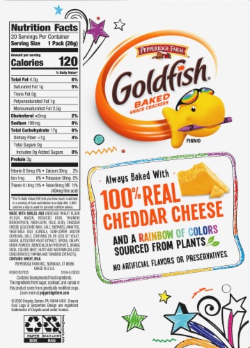 Goldfish Special Edition Color on Me! Colors Cheddar Baked Snack Crackers Perspective: right