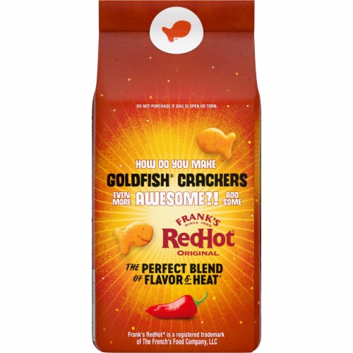 Goldfish® Frank's RedHot® Crackers Perspective: right