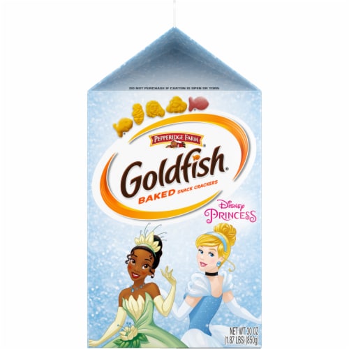 Goldfish® Special Edition Cheddar Disney Princess Baked Snack Crackers Perspective: right
