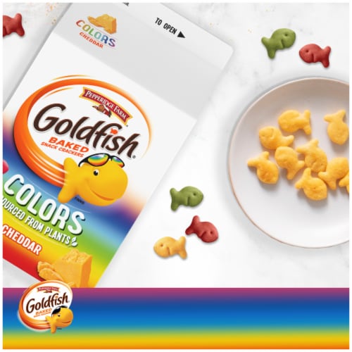 Pepperridge Farm® Goldfish® Cheddar Cheese Colors Crackers Perspective: right