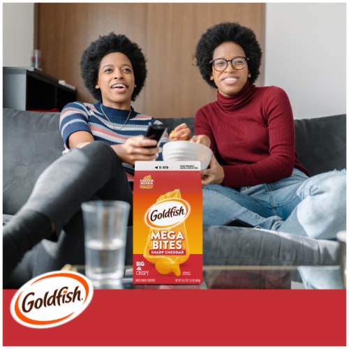 Goldfish® Mega Bites Sharp Cheddar Crackers Perspective: right