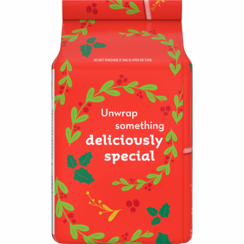 Pepperidge Farm Thin & Crispy Peppermint Cocoa Cookies Perspective: right