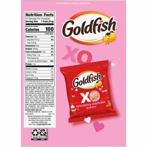 Goldfish Strawberry Shortcake Flavored Baked Graham Snacks 0.75 Oz Treat Bags Perspective: right