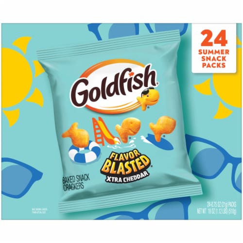 Goldfish Flavor Blasted Xtra Cheddar Cheese Crackers Perspective: right