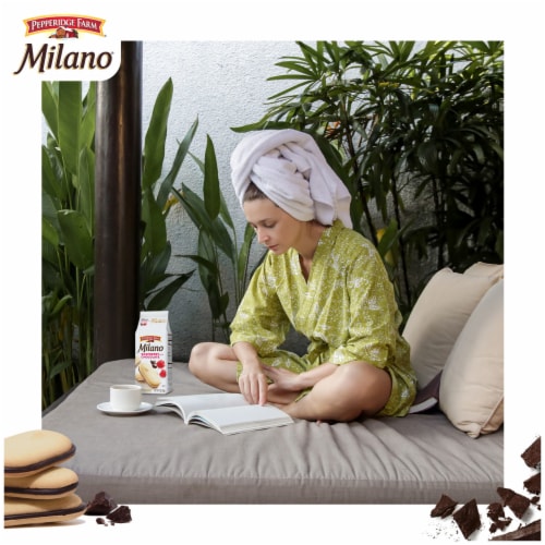 Pepperidge Farm® Milano® Raspberry Chocolate Sandwich Cookies Perspective: right