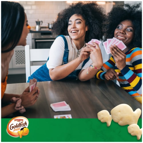 Goldfish® Parmesan Baked Snack Crackers Perspective: right