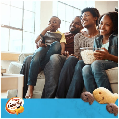 Goldfish Grahams S'mores Crackers Snack Crackers Perspective: right