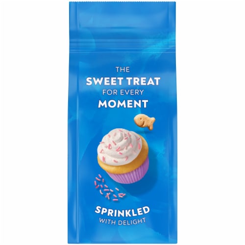 Goldfish® Grahams Vanilla Cupcake Baked Graham Crackers Perspective: right