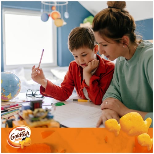 Pepperidge Farm® Goldfish® Cheddar Cheese Crackers Perspective: right