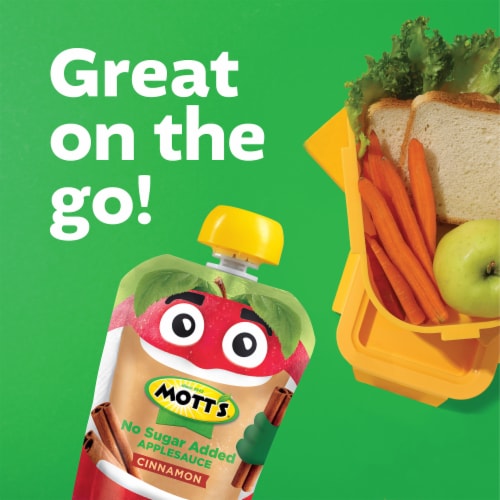 Mott's No Sugar Added Cinnamon Applesauce Pouches Perspective: right