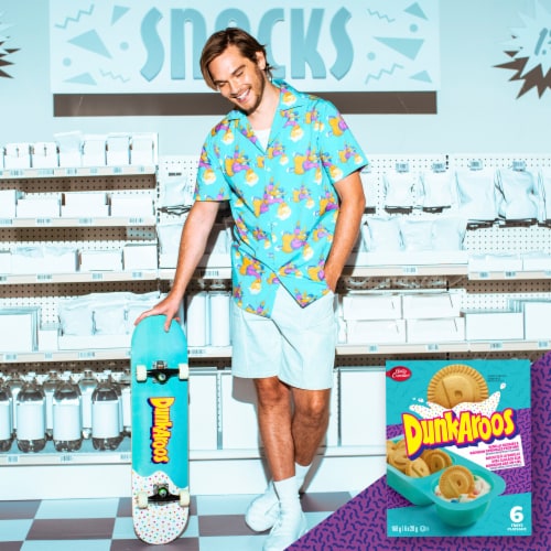 Dunkaroos Vanilla Cookies and Rainbow Chip Frosting Perspective: right