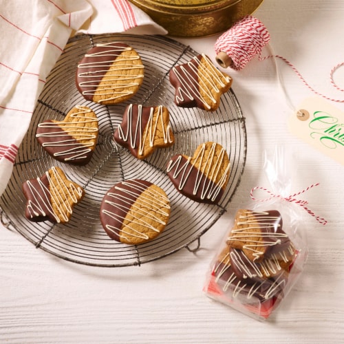 Betty Crocker Limited Edition Gingerbread Cookie Mix Perspective: right