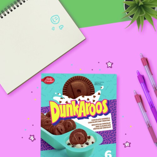 Dunkaroos Chocolate Cookies and Chocolate Chip Frosting Perspective: right