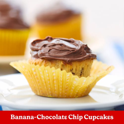Betty Crocker Favorites Super Moist Yellow Cake Mix Perspective: right