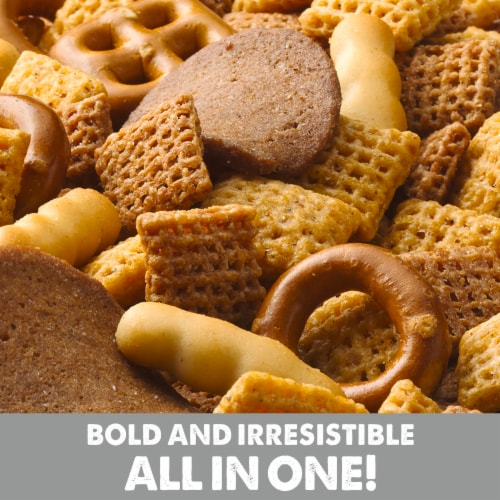Chex Mix Savory Bold Party Blend Snack Mix Perspective: right