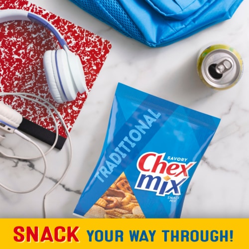 Classic Mix Snack Variety Pack Bugles Gardetto's Chex Mix Perspective: right