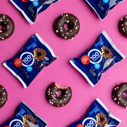 Fiber One 100 Calorie Chocolate Donuts Perspective: right