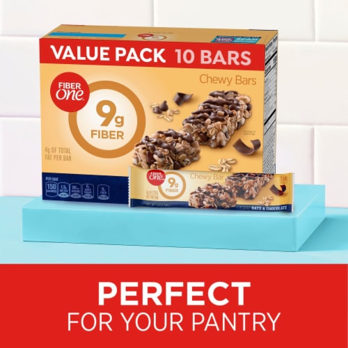 Fiber One Chewy Bars Oats & Chocolate Fiber Snacks Perspective: right