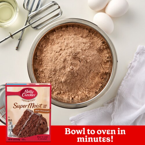 Betty Crocker™ Favorites Super Moist™ Milk Chocolate Cake Mix Perspective: right