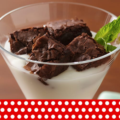 Betty Crocker Milk Chocolate Brownie Mix Family Size Perspective: right