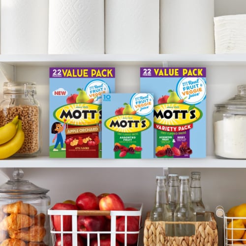 Mott's Gluten Free Assorted Fruit Flavored Snacks Value Pack Perspective: right