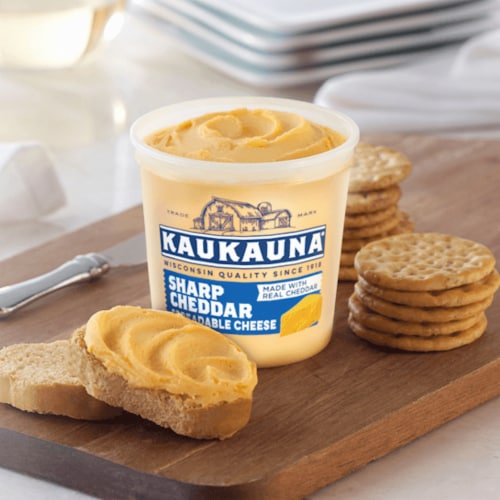 Kaukauna® Sharp Cheddar Spreadable Cheese Cup Perspective: right