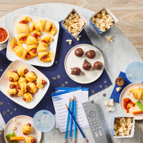 Pillsbury Butter Flake Canned Crescent Rolls Refrigerated Pastry Dough Perspective: right