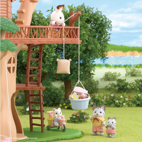 Calico Critters Adventure Treehouse Gift Set Perspective: right