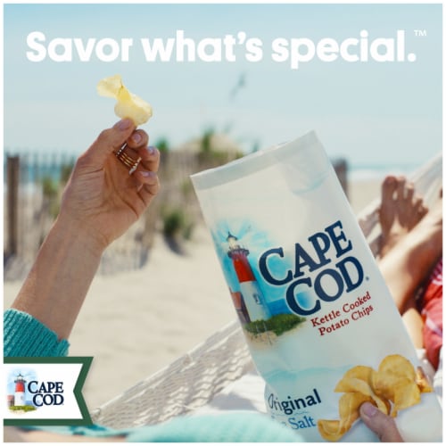 Cape Cod® Sweet & Spicy Jalapeno Kettle Cooked Potato Chips Perspective: right