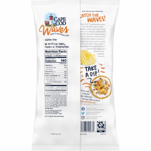 Cape Cod Waves Potato Chips Wavy Cut White Cheddar & Sour Cream Kettle Chips Perspective: right