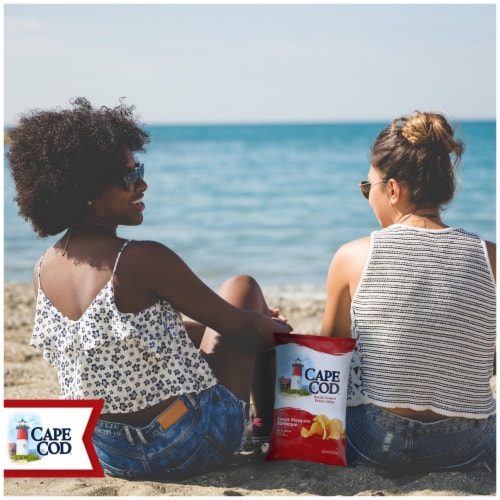 Cape Cod® Sweet Mesquite Barbeque Kettle Cooked Potato Chips Perspective: right